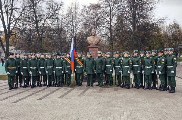 В Балашихе открыли памятник главному маршалу артиллерии М. Неделину  width=360px