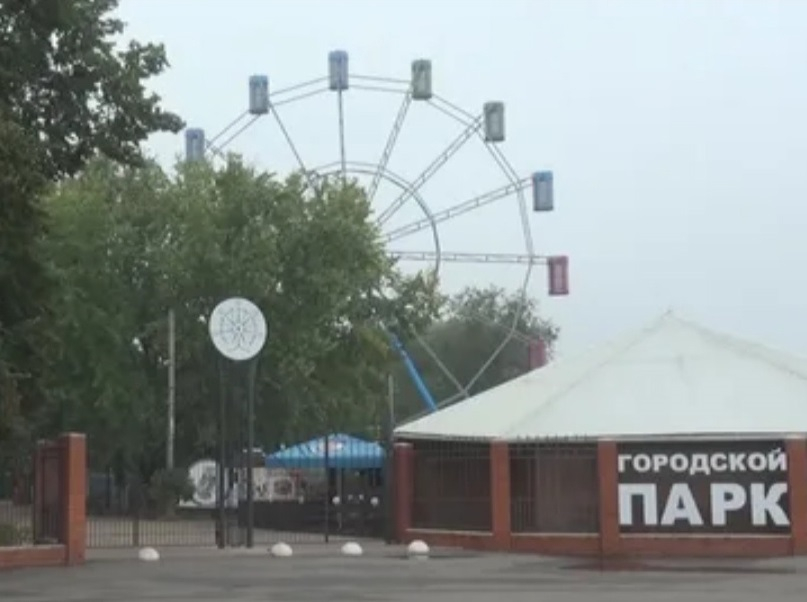 Новое колесо обозрения в Борисоглебске не запустили в срок сдачи  width=360px