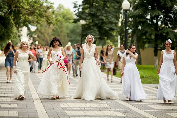 В Борисоглебске состоялся Парад невест width=360px