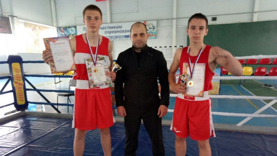 Грибановские боксеры завоевали 2 «золота» на первенстве Урюпинска width=360px